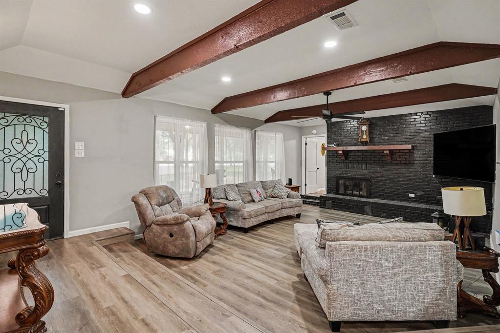 1908 Thousand Oaks Drive