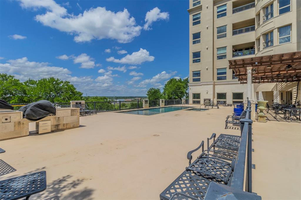 Villa De Leon Condo - Residential