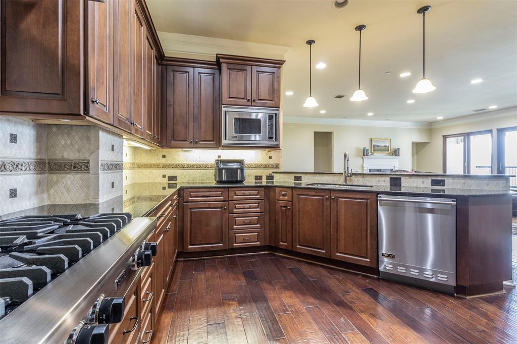 Villa De Leon Condo - Residential