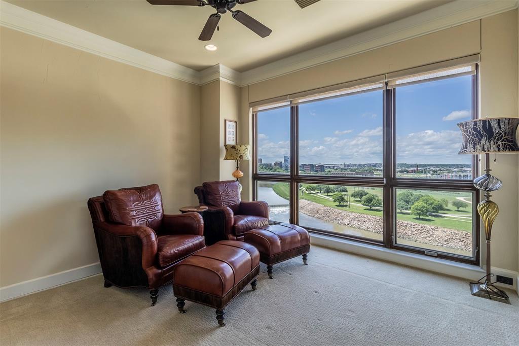 Villa De Leon Condo - Residential
