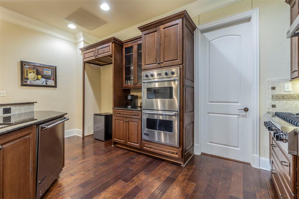 Villa De Leon Condo - Residential