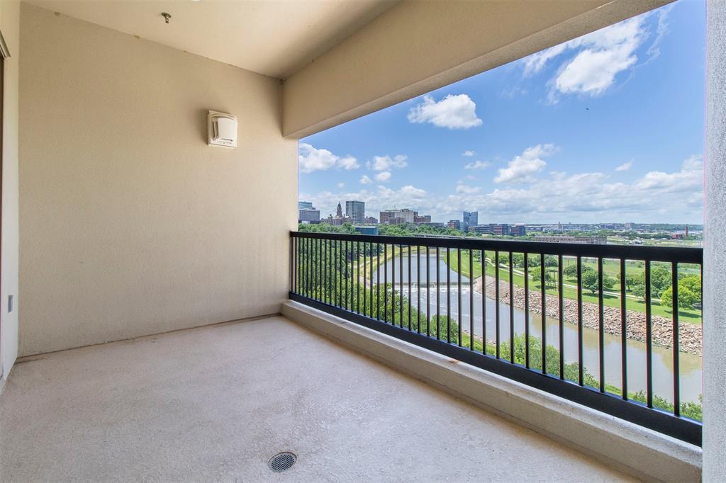 Villa De Leon Condo - Residential