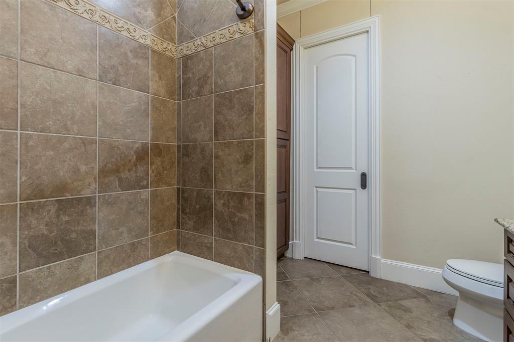 Villa De Leon Condo - Residential
