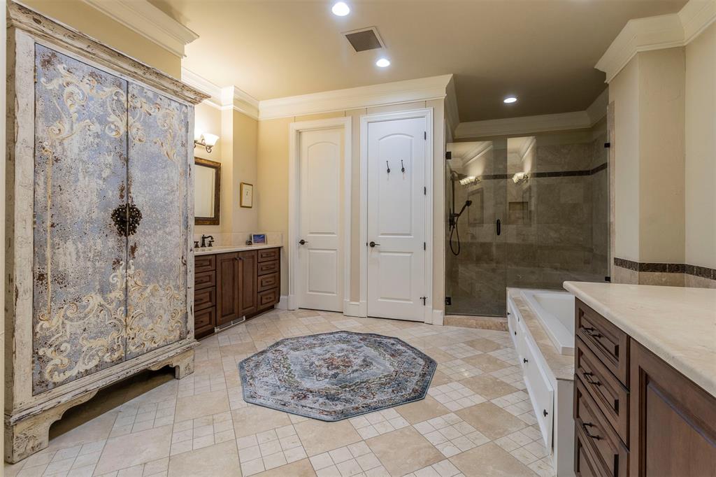 Villa De Leon Condo - Residential