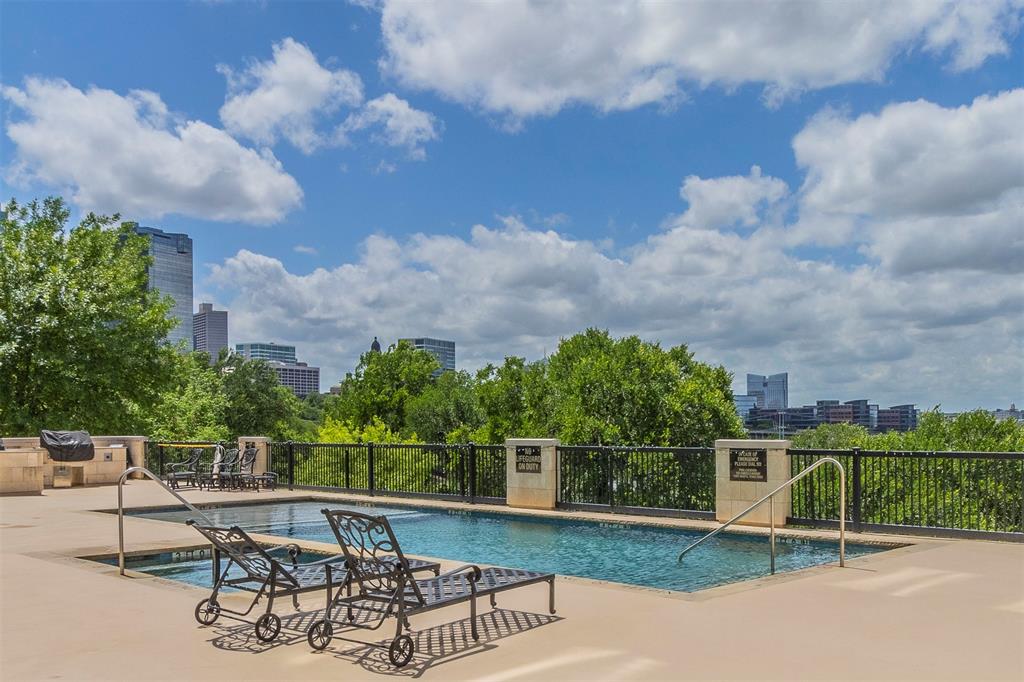 Villa De Leon Condo - Residential