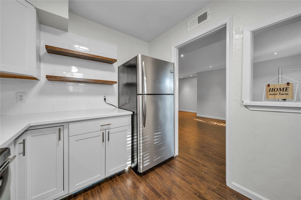 Les Chateaux Condo - Residential