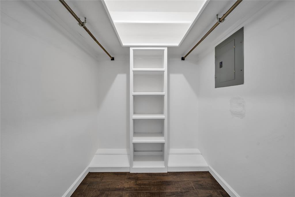 Les Chateaux Condo - Residential