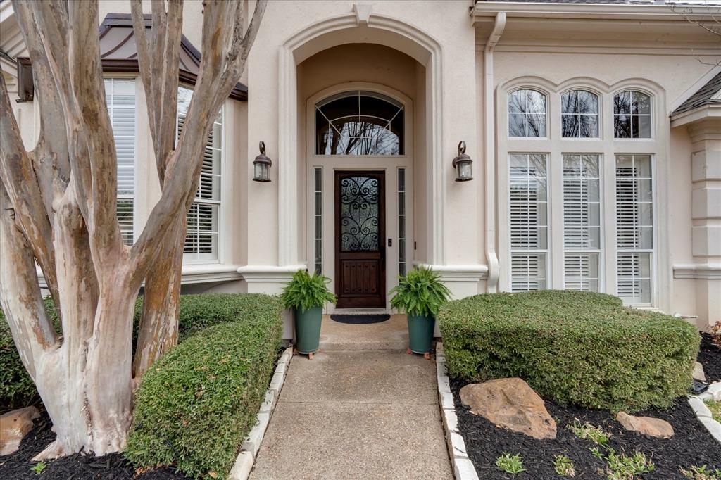 1002 Lakeridge Court