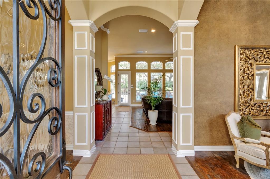 1002 Lakeridge Court