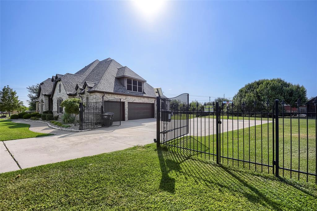 1501 Willow Tree Drive