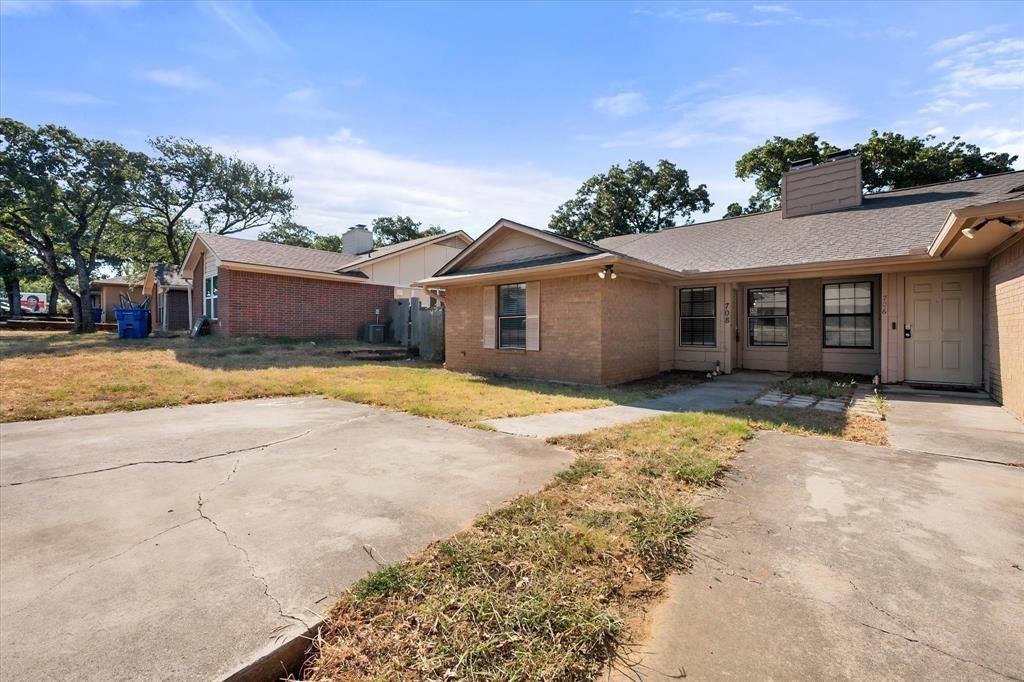 706 Woodland Court