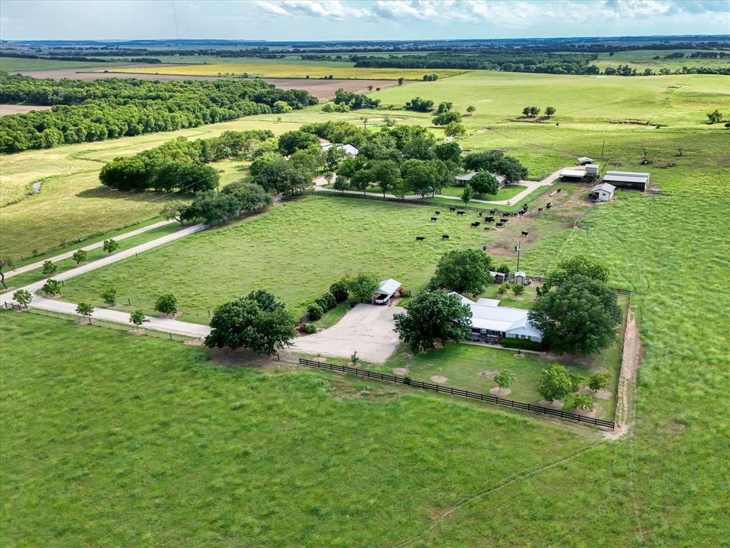 Photo of 15796 Chapel Road, Lorena, TX 76655 (MLS # 21194310)