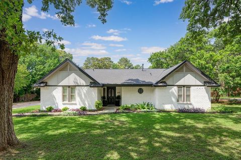 A home in Colleyville