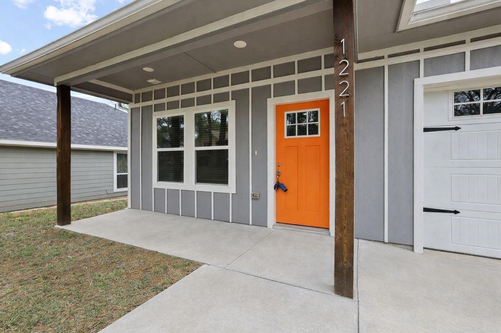 1221 W Johnson Street