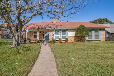 Photo of 2913 Concord Drive, Mesquite, TX 75150 (MLS # 21311027)