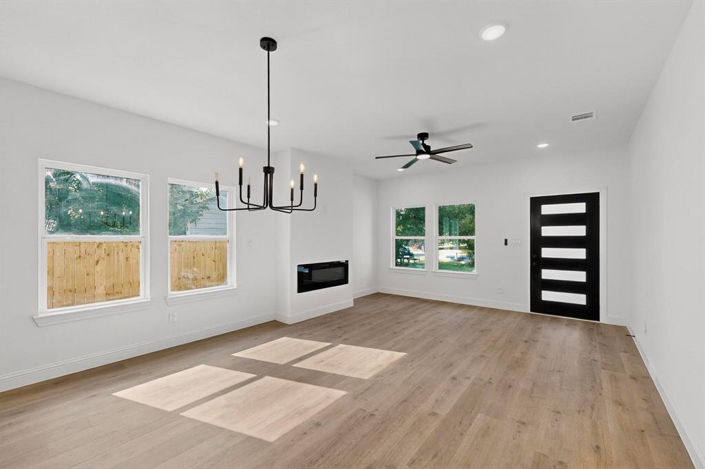 Hillcrest Ennis - Residential