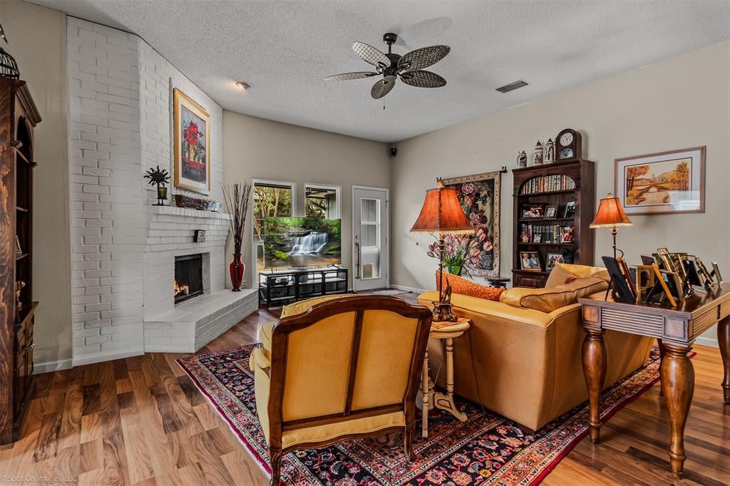 5221 Wood Creek Lane