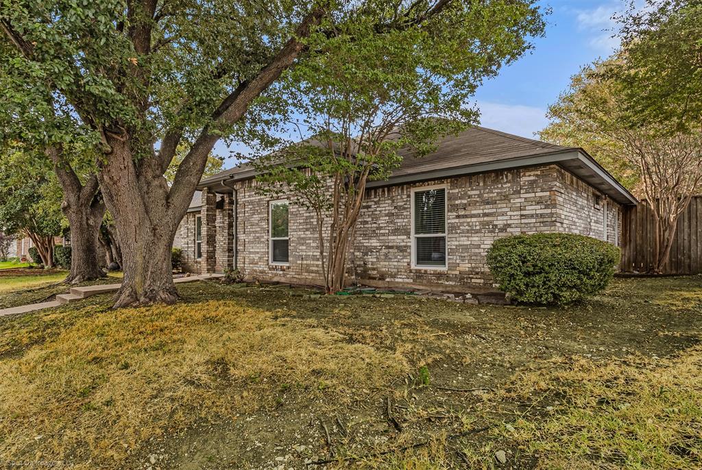 5221 Wood Creek Lane