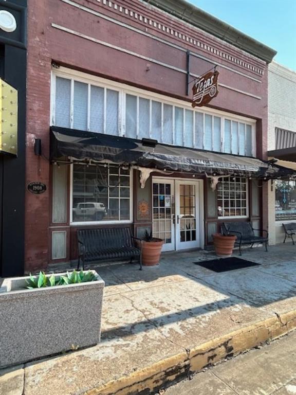 112 W Grand Street