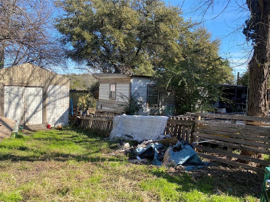 Investor Opportunity! Just minutes from Lake Whitney and Boat Ramps. Buyer will be responsible for process of vacating current people in home. No Showings.