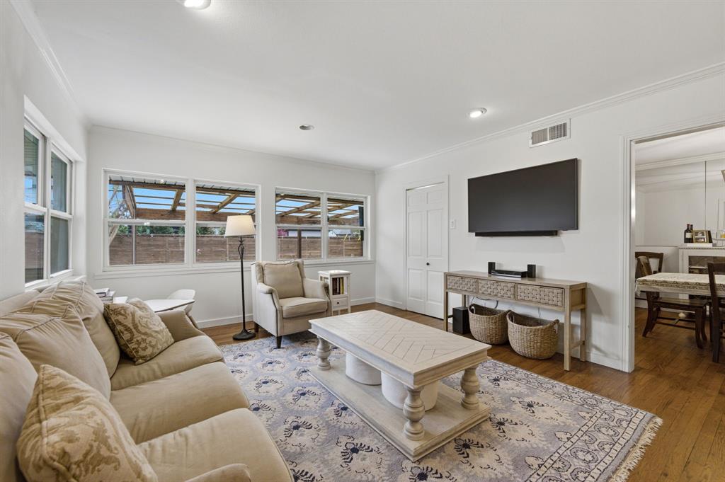 6724 Walnut Hill Lane