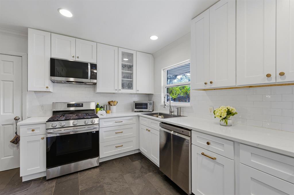 6724 Walnut Hill Lane