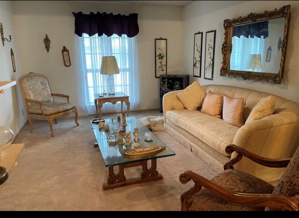 6026 Royal Creek