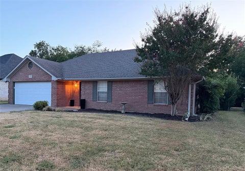 Tiny photo for 1107 Oxford Drive, Gainesville, TX 76240 (MLS # 21395871)
