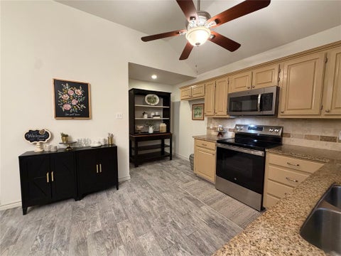 Tiny photo for 1107 Oxford Drive, Gainesville, TX 76240 (MLS # 21395871)