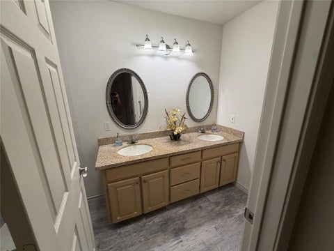 Tiny photo for 1107 Oxford Drive, Gainesville, TX 76240 (MLS # 21395871)