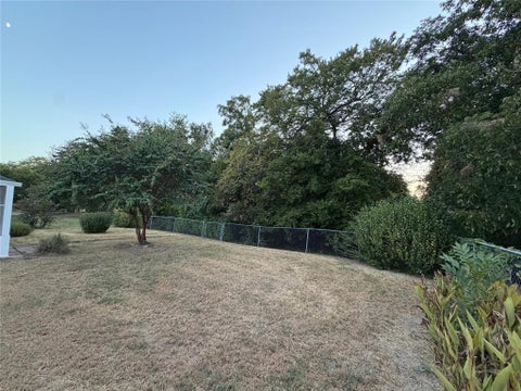 Tiny photo for 1107 Oxford Drive, Gainesville, TX 76240 (MLS # 21395871)