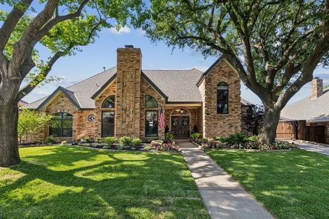 1904 Glenbrook Court Bedford TX 76021