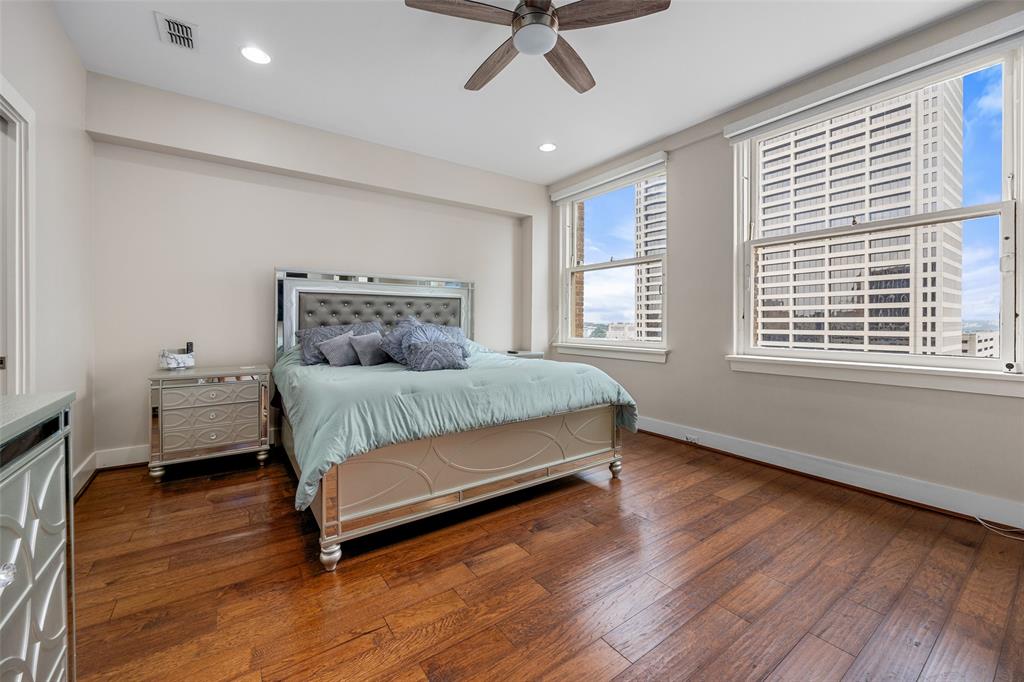 Neil P At Burnett Park Condo - Residential