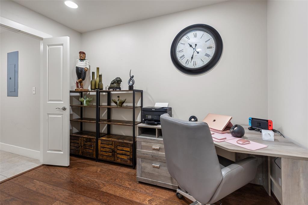 Neil P At Burnett Park Condo - Residential