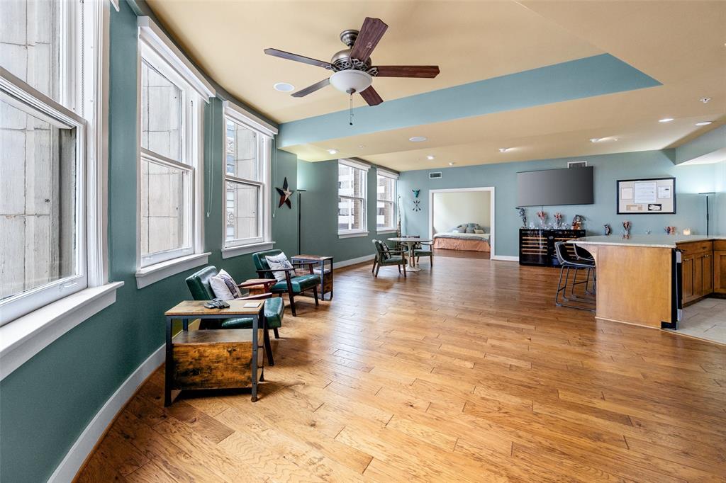 Neil P At Burnett Park Condo - Residential