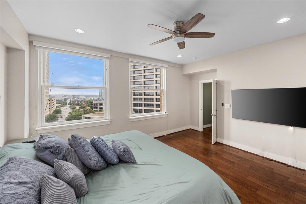 Neil P At Burnett Park Condo - Residential