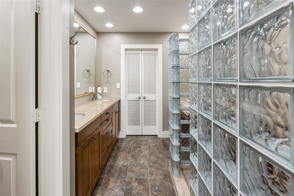 Neil P At Burnett Park Condo - Residential
