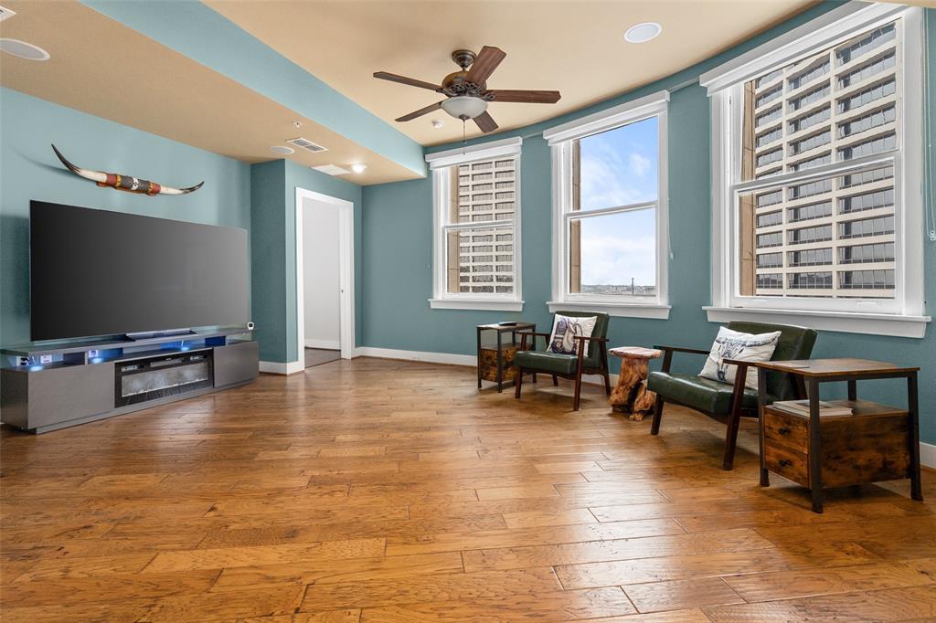 Neil P At Burnett Park Condo - Residential
