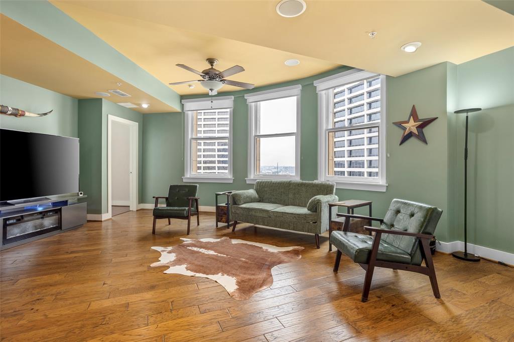 Neil P At Burnett Park Condo - Residential