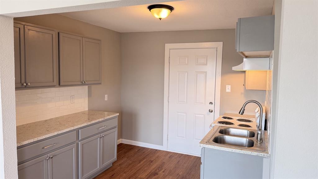 1119 E Cantey Street