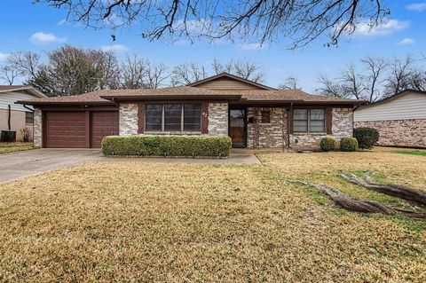 42 Page Street Hurst TX 76053