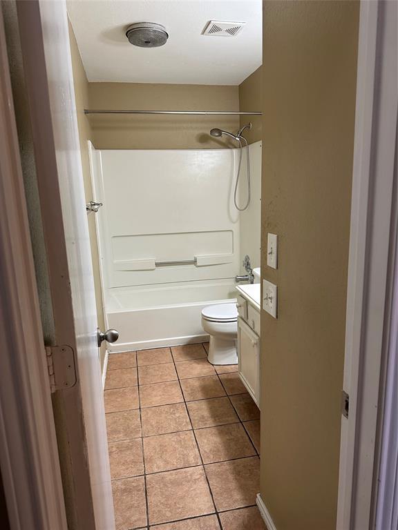 Los Prados Estates - Residential Lease