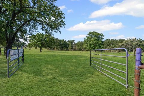 1194 County Road 3657 Springtown TX 76082