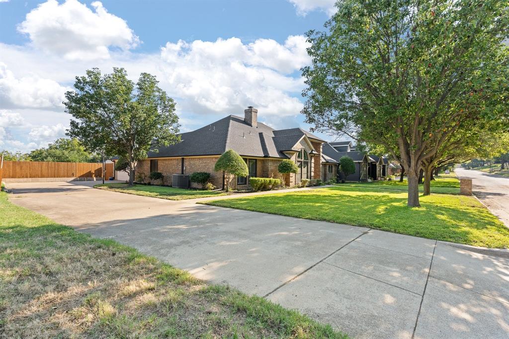 405 Lincoln Oaks Drive