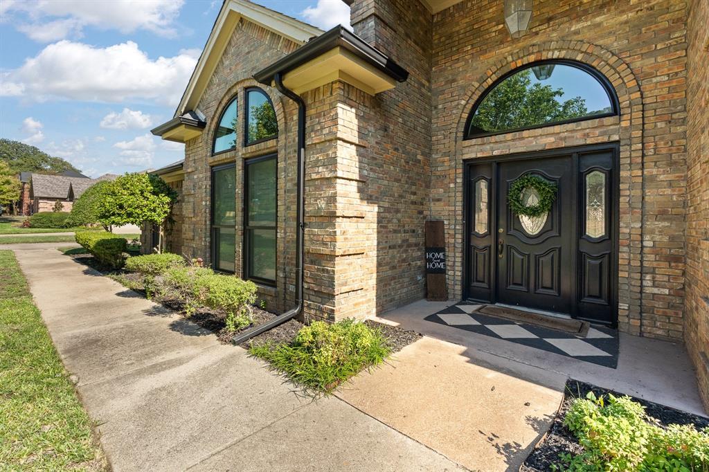 405 Lincoln Oaks Drive