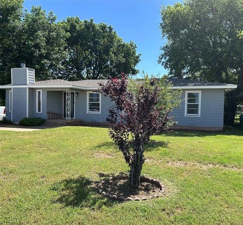 401 S Ave. H Olney TX 76374