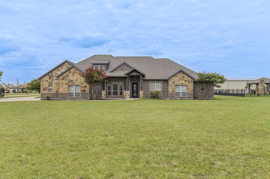 239 N Armstrong Road