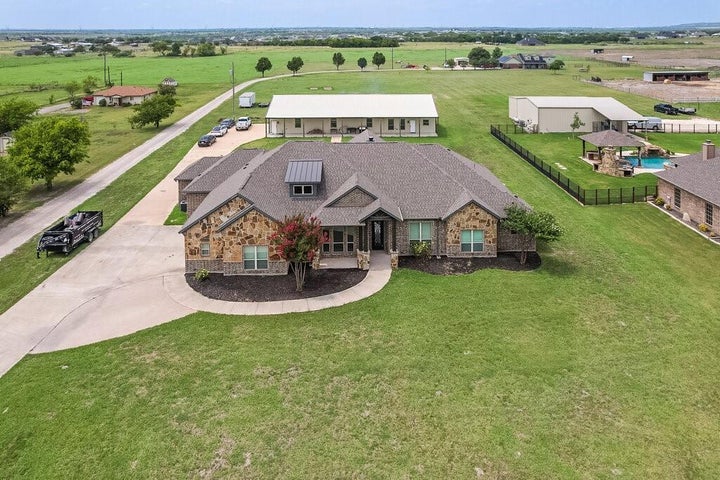 Photo 1 of 39 — 239 N Armstrong Road, Venus, TX 76084