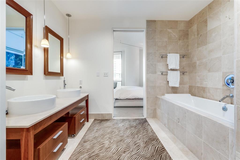 The House Condos - Residential