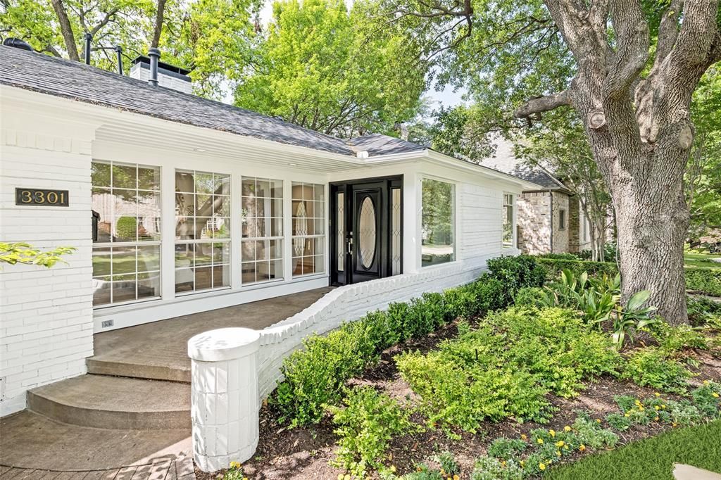 Photo of 3301 Villanova Street, University Park, TX 75225 (MLS # 21251569)